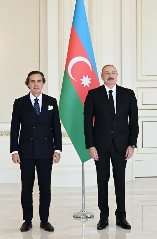 İlham Əliyev Braziliyanın ölkəmizə yeni təyin olunmuş səfirinin etimadnaməsini qəbul etdi - FOTO