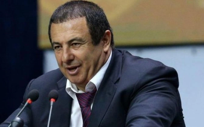 Ermənistanda partiya rəhbərinin mənzilində axtarışlar aparılır