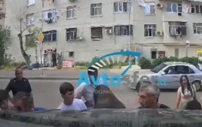 Həmin maşını pilləkəndən xanımın köməyi ilə çıxarıbmışlar - Video