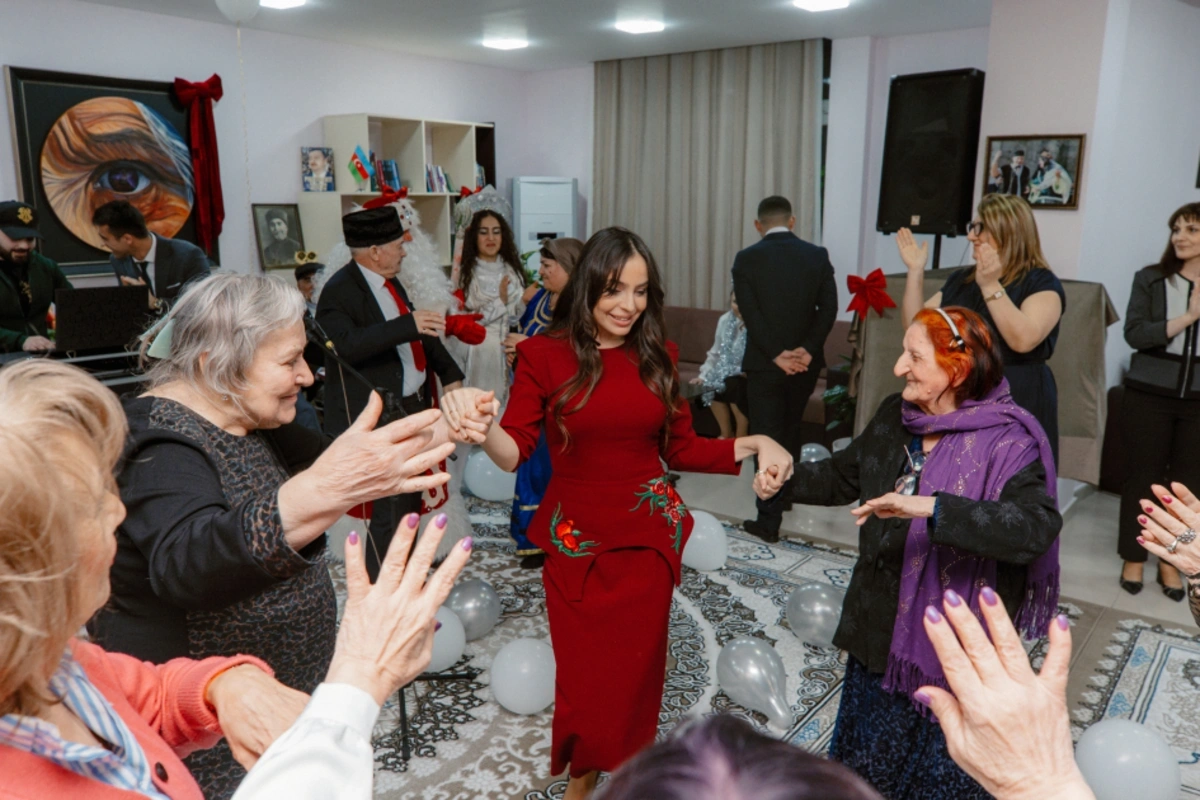 Ahıl şəxslər üçün sosial xidmət müəssisəsində Yeni il süfrəsi açılıb - FOTO
