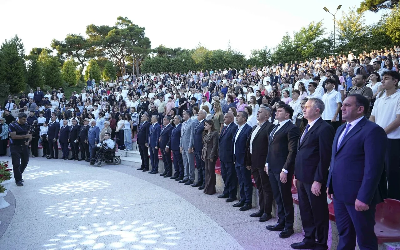 Xətaidə yüksək bal toplamış məzunlarla görüş və konsert proqramı təşkil olundu - FOTO/VİDEO