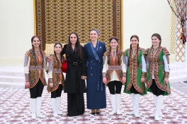 Leyla Əliyeva Türkmənistan milli mətbəxinə həsr olunan sərgidə iştirak edib - FOTO