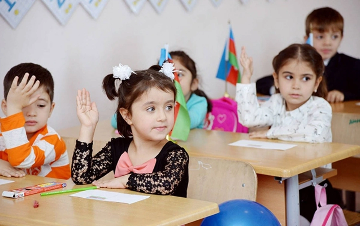 "Biri varlı geyinir, biri kasıb, vahid forma olmalıdır" - Sakinlər nə düşünürlər? - Video