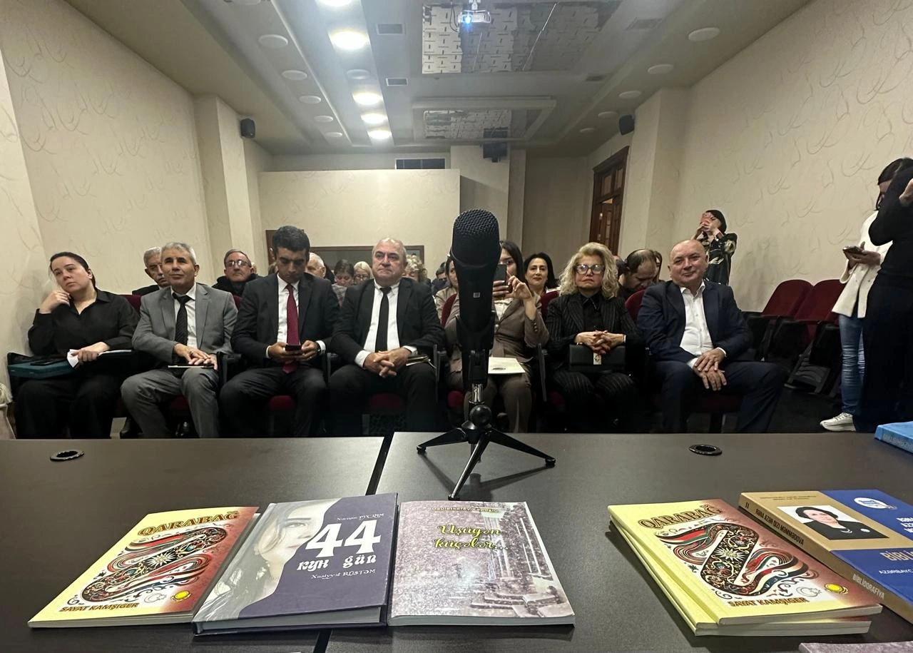 Bakıda qazax şairinin “Qarabağ” kitabının təqdimatı keçirilib - FOTOLAR