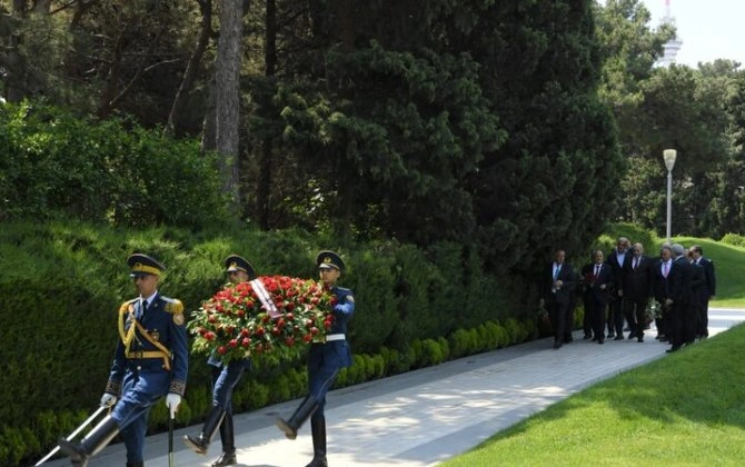 İordaniya Haşimilər Krallığı Nümayəndələr Palatasının spikeri Fəxri xiyabanı və Zəfər parkını ziyarət edib - FOTO
