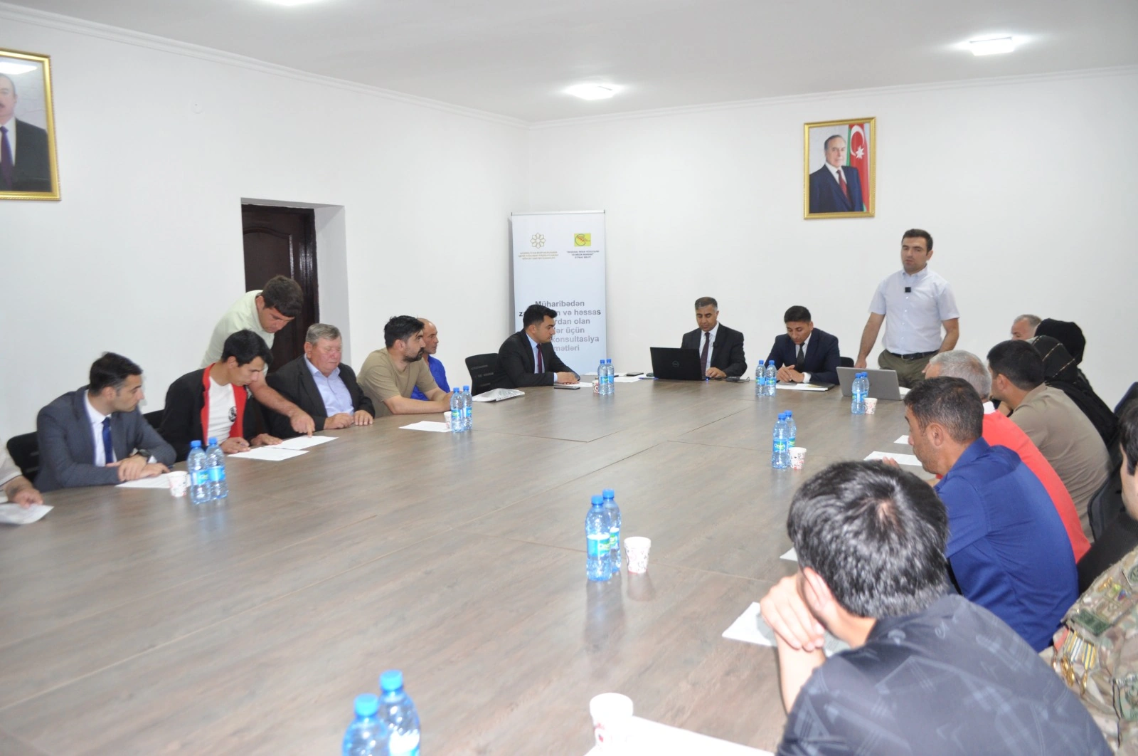 Qobustanda şəhid ailəsi üzvləri və müharibə iştirakçılarına hüquqi konsultasiya xidməti göstərilib - FOTO