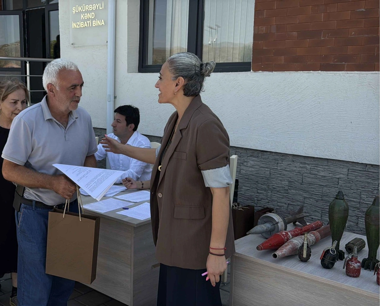 Növbəti köç Şükürbəyli kəndinə çatdı: Ailələrə evlərin açarları təqdim edildi - FOTO