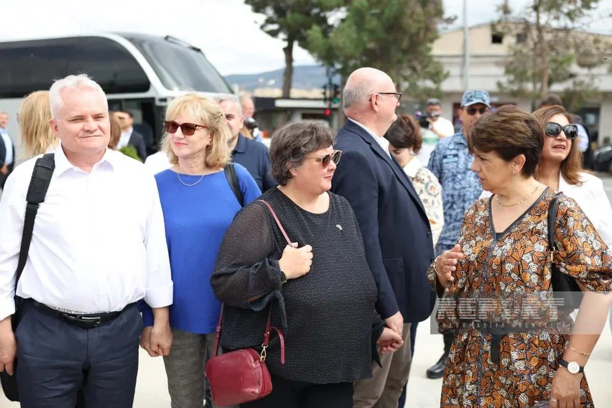 Xarici diplomatlar Qarabağ Universitetinin fəaliyyəti ilə tanış olublar - FOTO