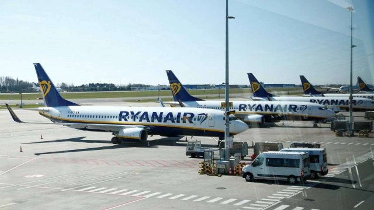 İtaliya məşhur hava yolları şirkətini 256 milyon avro cərimələdi