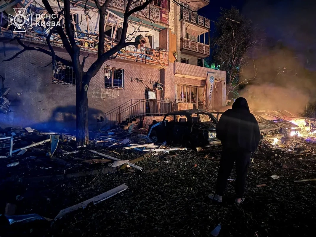Rusiya ordusu Kiyevə zərbələr endirdi: Ölən və yaralananlar var - FOTO