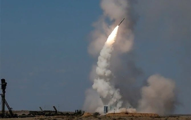 ABŞ ordusu İranın radar sistemlərini vurduqdan sonra SEPAH Küveyt və Bəhreynə raket zərbələri endirib