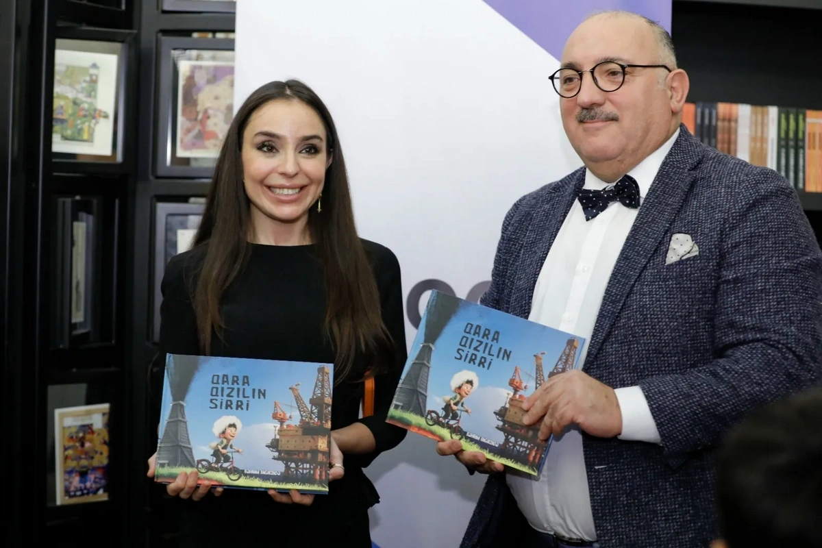 Bakı Kitab Mərkəzində SOCAR-ın dəstəyi ilə hazırlanmış "Qara qızılın sirri" adlı kitabın təqdimatı keçirilib - FOTO