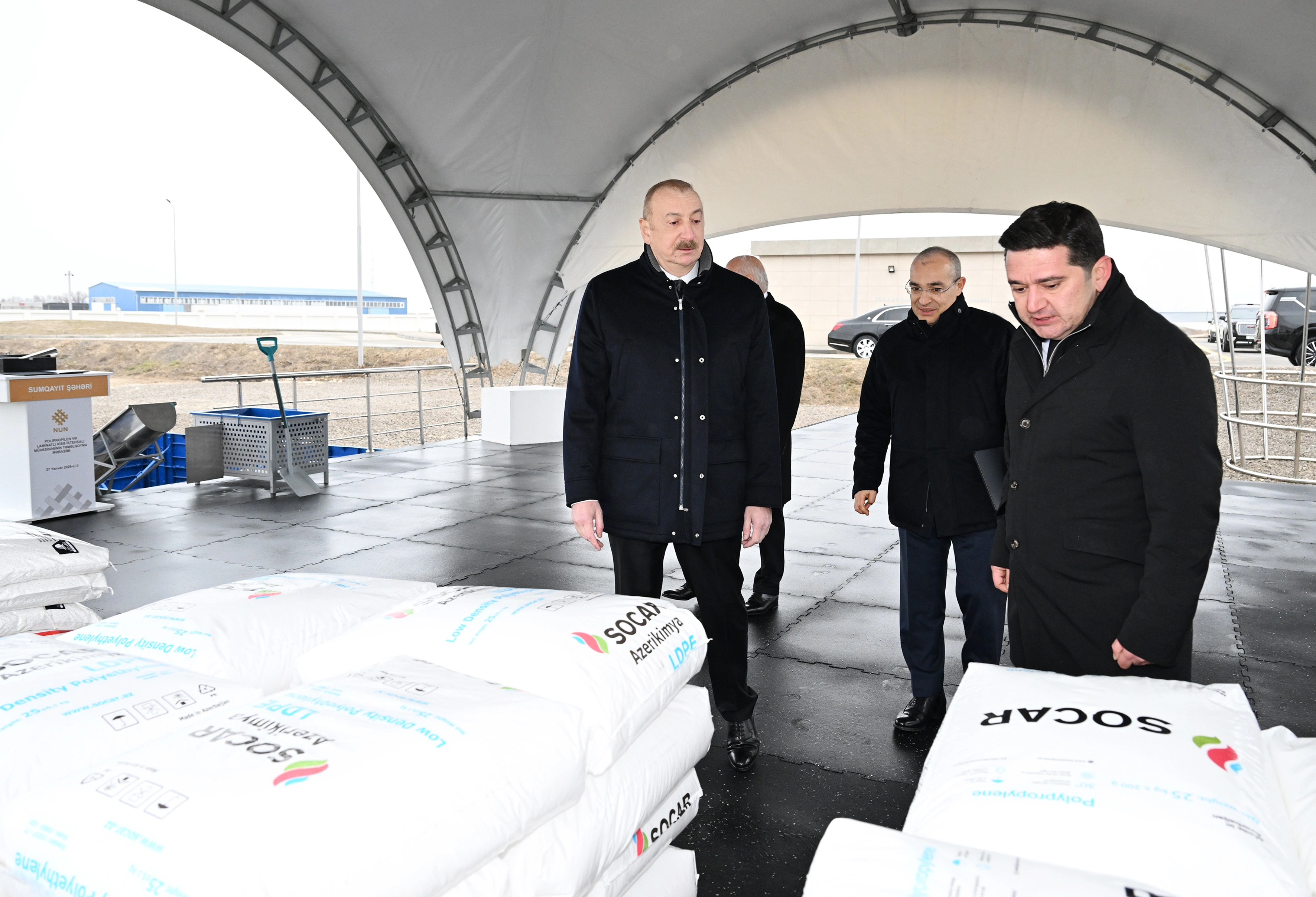 İlham Əliyev Sumqayıt Sənaye Parkında polipropilen və laminatlı kisə istehsalı müəssisəsinin təməlini qoydu - FOTO