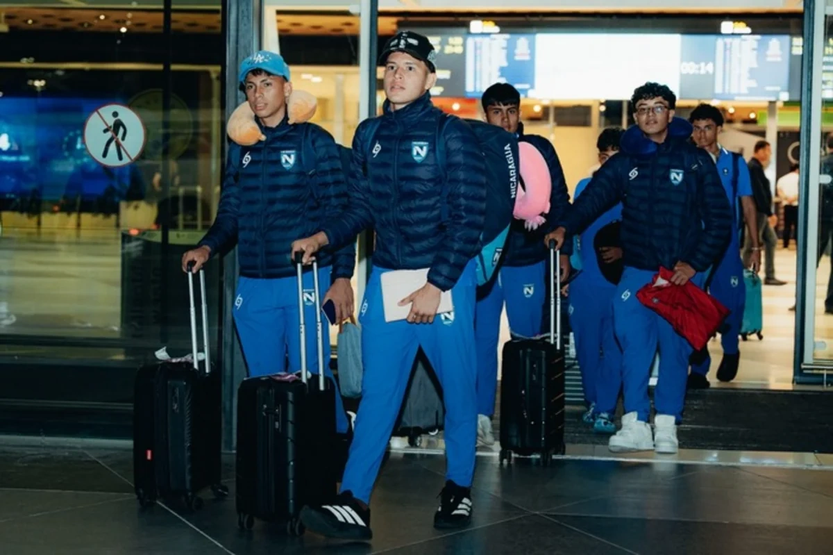 FIFA U-15 Dünya Çempionatı və Festivalının ilk iştirakçısı Azərbaycana gəlib - FOTO