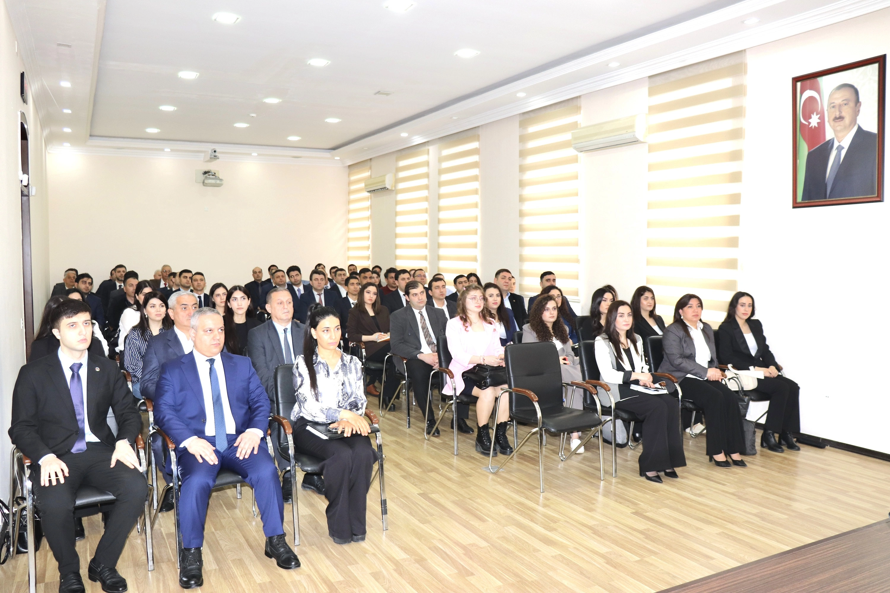 Vəkil olmaq üçün müraciət edən keçmiş hakimlər icbari təlimə başladı - FOTO