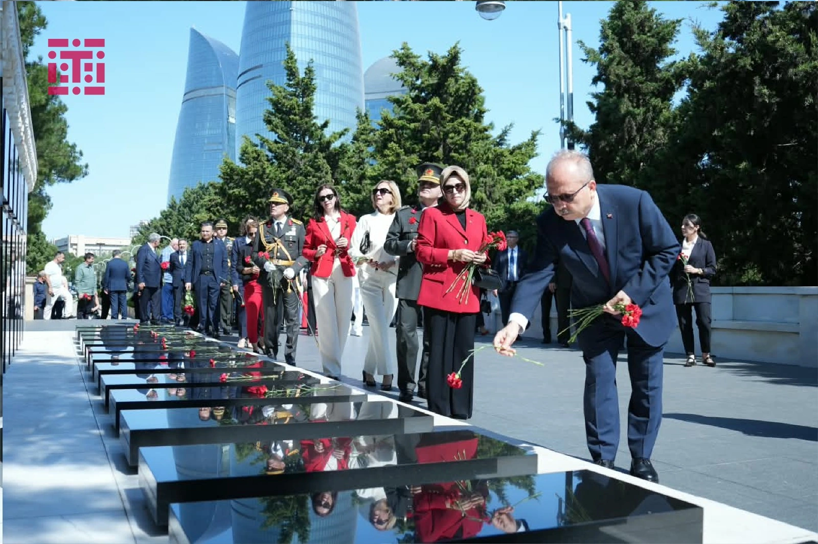 Türkiyənin Zəfər Günü münasibətilə Bakıda Türk Şəhidliyi abidəsi ziyarət olundu - FOTO