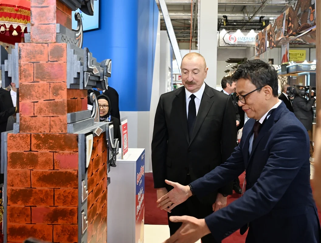 İlham Əliyev 19-cu "Caspian Agro Week" və 31-ci "InterFood Azerbaijan" sərgiləri ilə tanış olub - FOTO - YENİLƏNİB