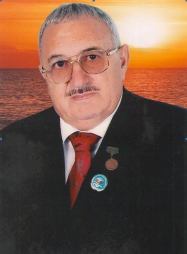 Azərbaycanda professor vəfat edib