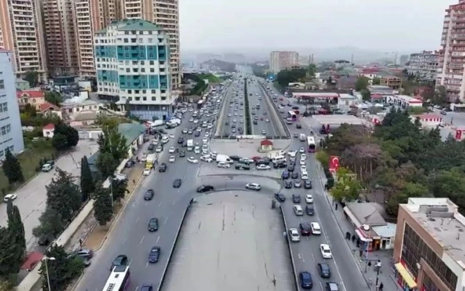 Bu yolda avtobus zolağı ləğv edildi