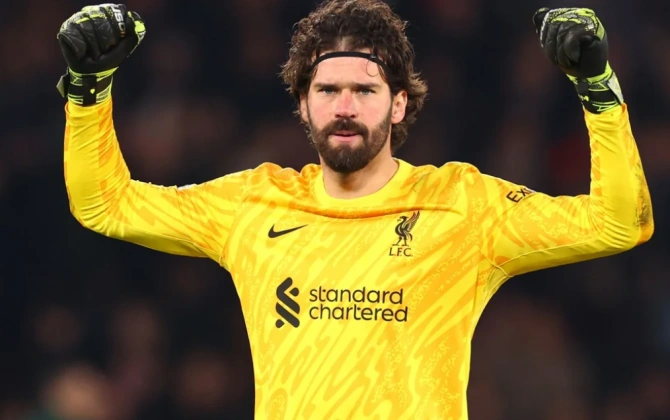 "Liverpul"un qapıçısı Alisson Bekker "İnter" və "Yuventus"un hədəfindədir