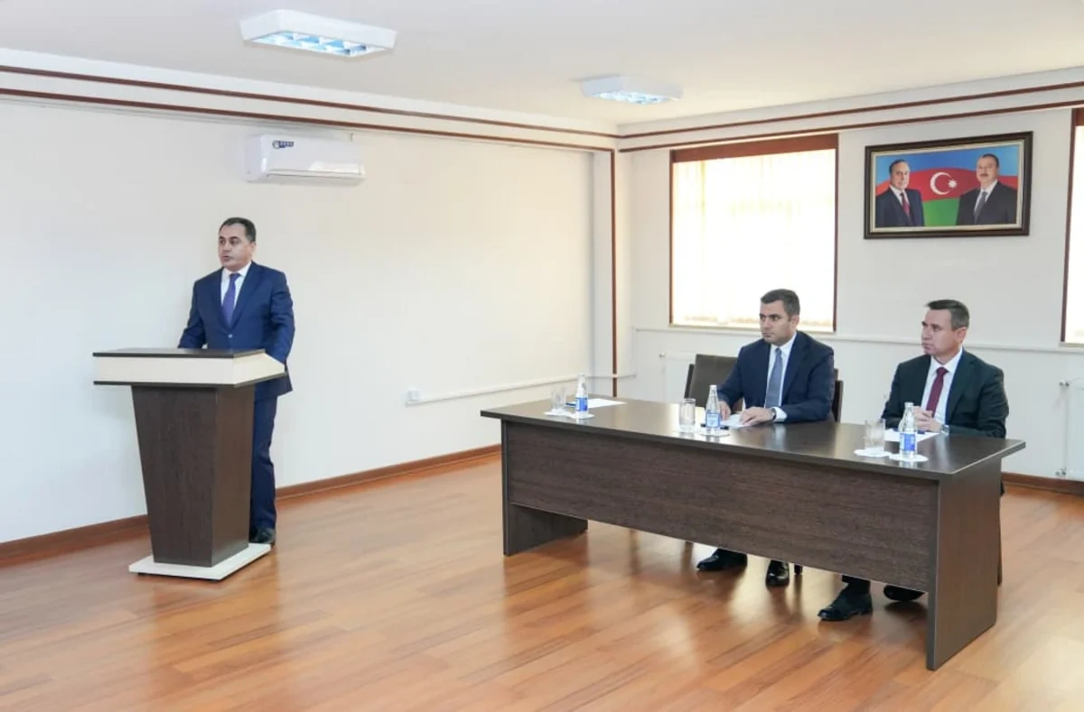 Yeni nazir kollektivə təqdim edildi - FOTO