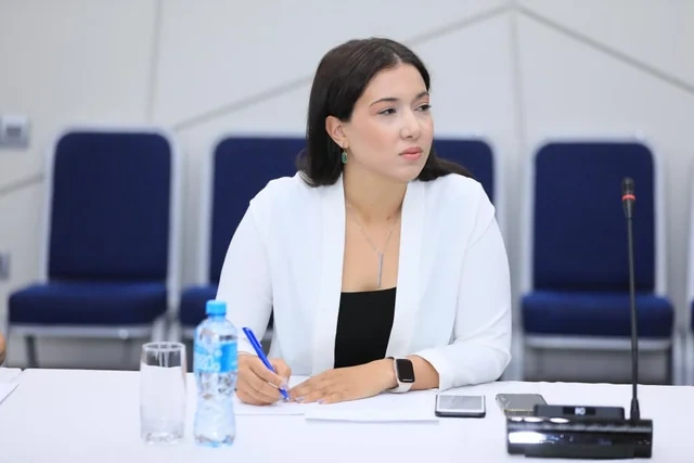 Prezident mükafatçısı Ülviyyə Axundovaya vəzifə verildi - FOTO