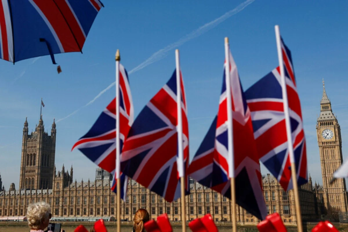 Britaniyada ABŞ rəsmilərinə qadağa qoyuldu