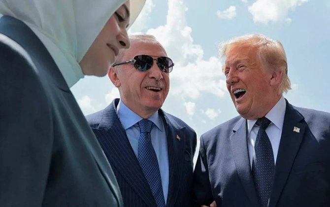 Tramp və Ərdoğanın görüşündəki bədən dili dünya mediasında suallar doğurdu...