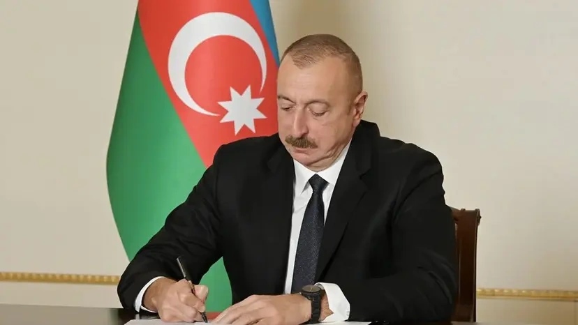 Prezident bir qrup energetiki təltif etdi - SİYAHI