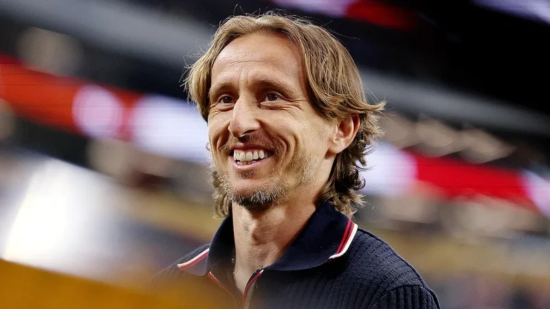 “Milan” 40 yaşlı Modriçə yeni müqavilə təklif etdi