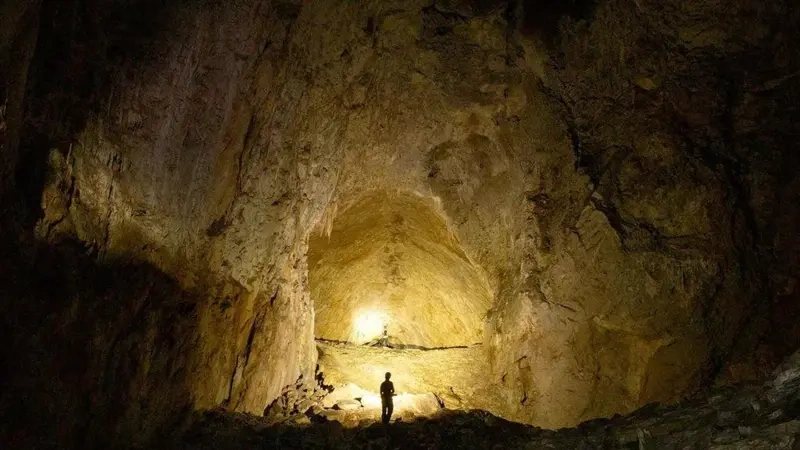 "Mağaradakı kəşf həyatın mümkün olduğu planetlər barədə təsəvvürlərimizi dəyişdi" - BBC