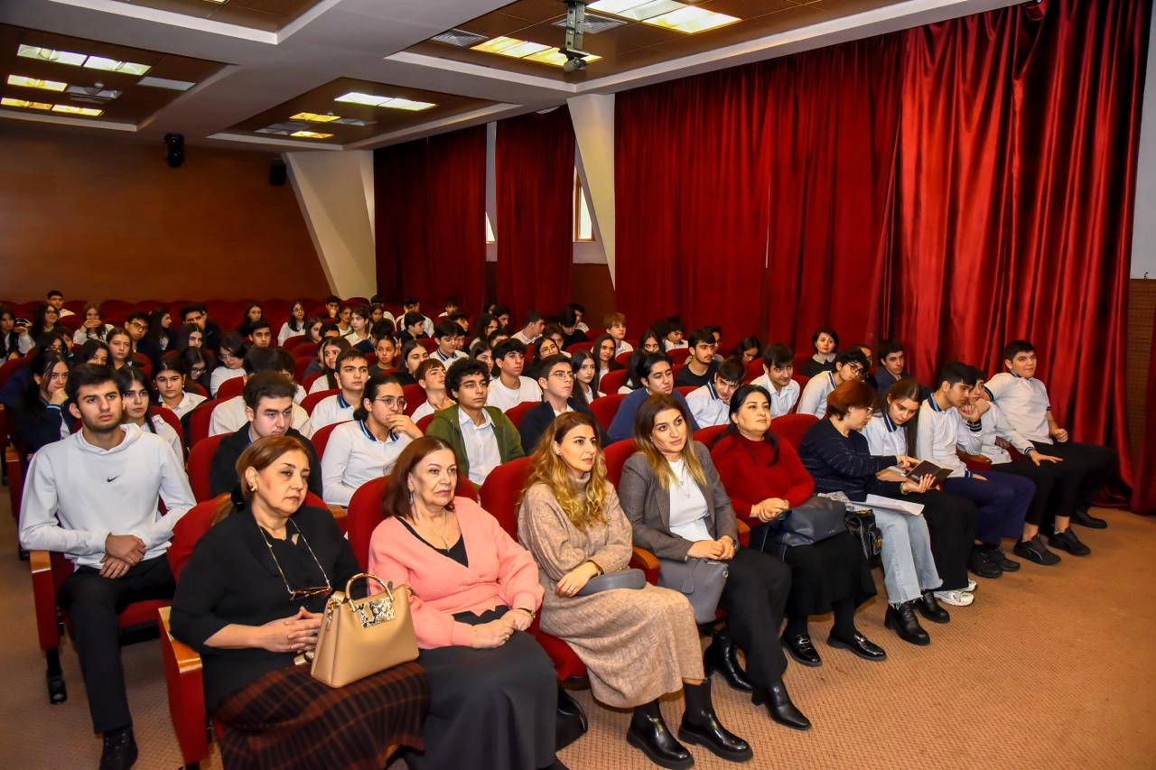 Gənclərin hüquqi savadlılığının artırılmasına yönəlmiş “Hüquqla Güclən!” layihəsi keçirildi - FOTO