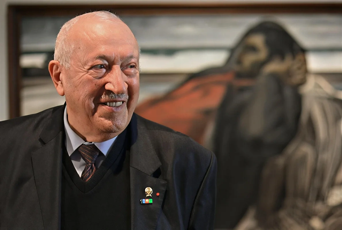 Xalq rəssamı Tahir Salahovun qəbirüstü abidəsi ucaldılıb - FOTO