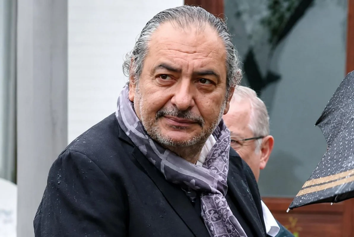 Məşhur türkiyəli teleaparıcı Reha Muhtar xəstəxanaya yerləşdirildi - FOTO