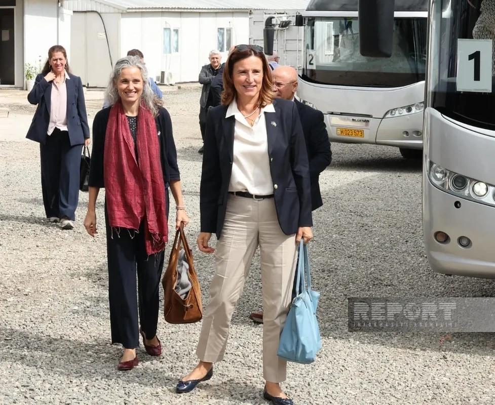 Diplomatlar Xankəndidə dəmir yolu və avtovağzal kompleksinin tikintisi ilə tanış olublar - FOTO