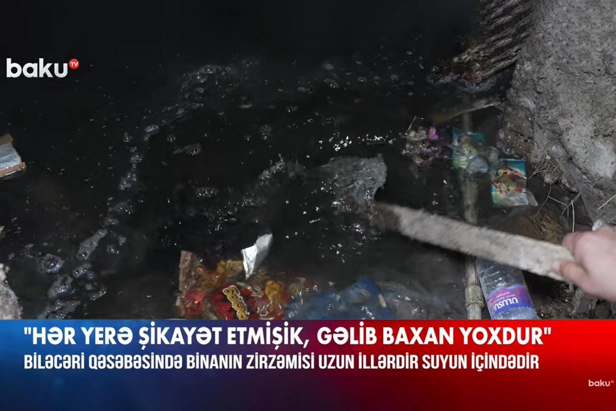 20 ildir suyun içində qalan binada dəhşətli durum: "İydən oturmaq olmur" - VİDEO