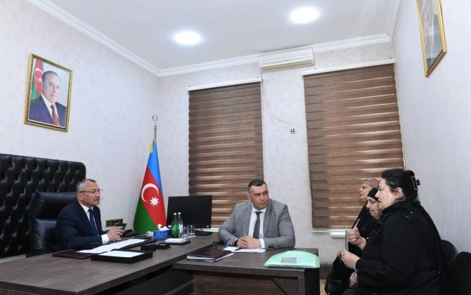 Komitə sədri vətəndaşların növbəti qəbulunu keçirdi - FOTOLAR