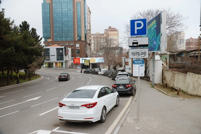 Paytaxtda yeni parklanma yerləri təşkil edilib - FOTO