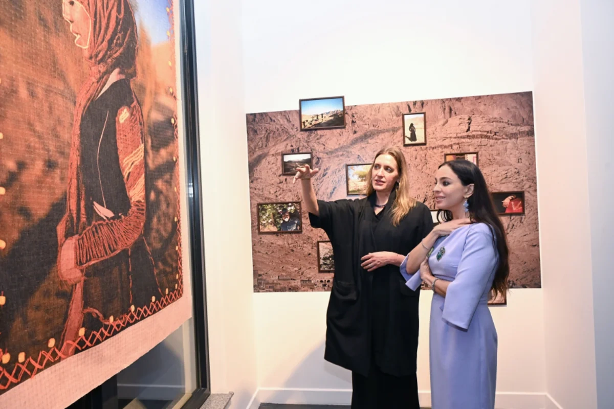 Leyla Əliyeva "Mənzərəyə açılan ev" mövzusunda qrup sərgisində iştirak edib - FOTO