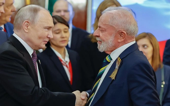 Putin Braziliya prezidenti ilə Venesueladakı vəziyyəti müzakirə edib