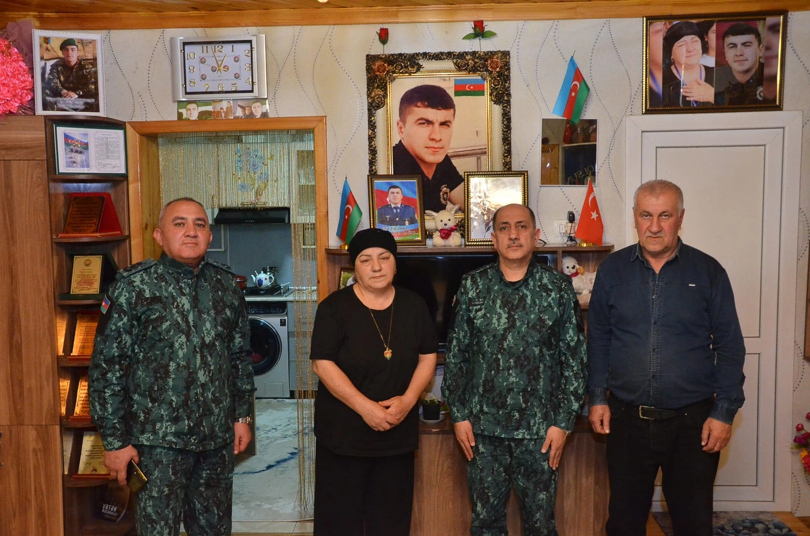 Dövlət Sərhəd Xidmətinin rəhbərliyi şəhid ailələrini ziyarət etdi - FOTOLAR
