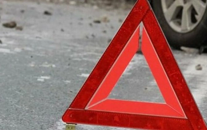 Masazırda avtomobil piyadanı vurub öldürdü