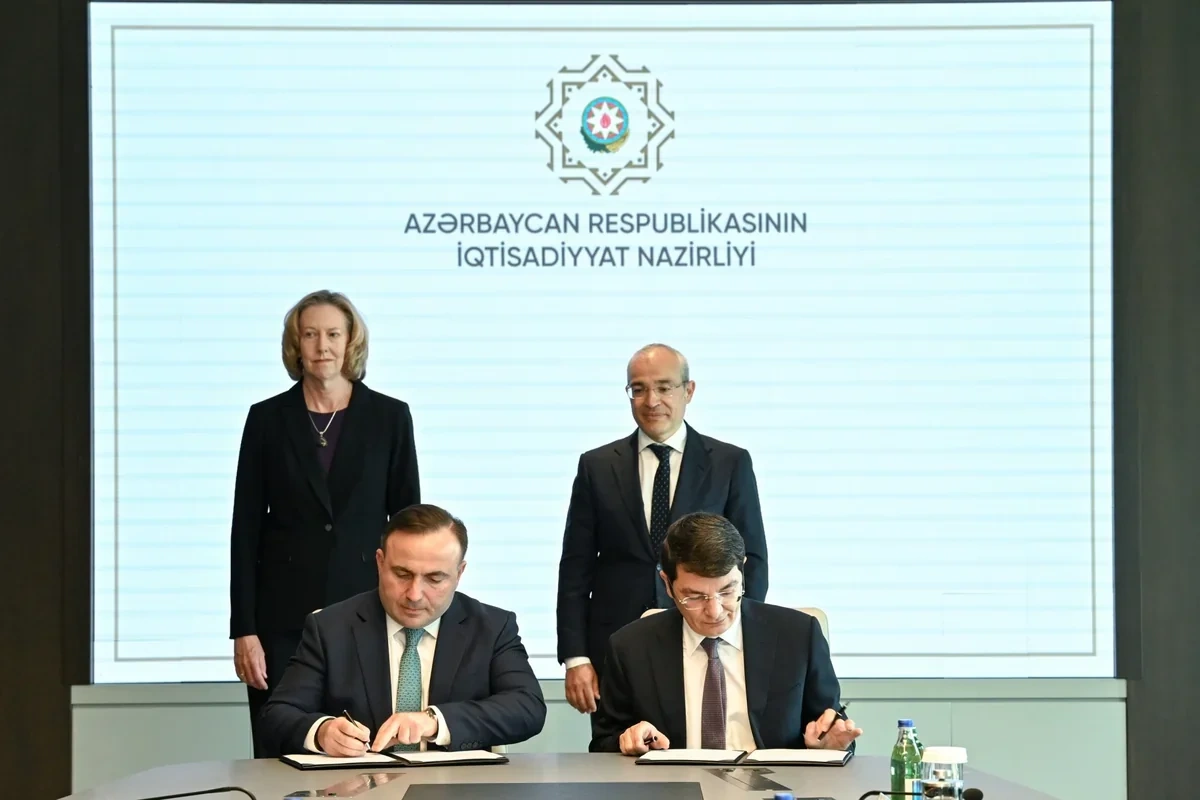 İqtisadiyyat Nazirliyi və SOCAR bp ilə Anlaşma Memorandumu imzalayıb - FOTO