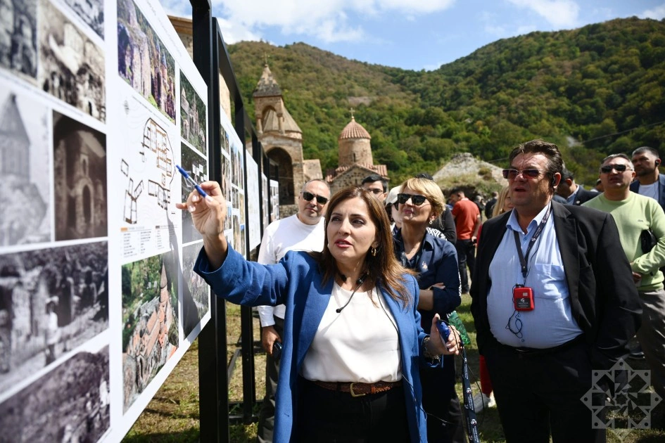 Diplomatlar Kəlbəcərdə Xudavəng monastır kompleksini ziyarət etdilər - FOTOLAR