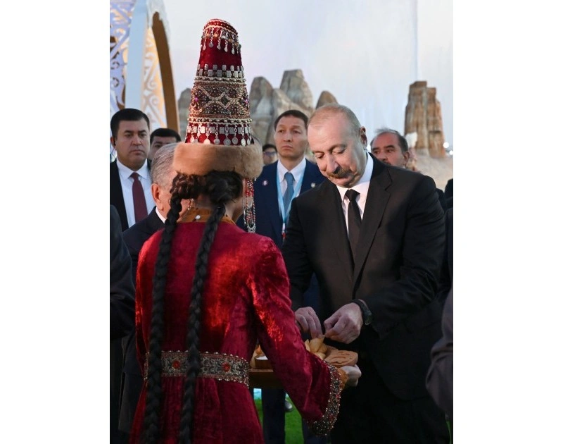 Prezident İlham Əliyev MDB Ölkələrinin Milli Kulinariya Festivalı ilə tanış olub, rəsmi qəbulda iştirak edib - FOTO
