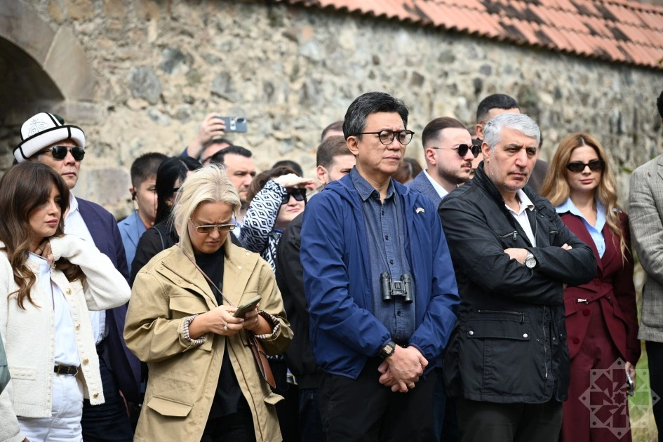 Diplomatlar Gəncəsər monastırında - FOTOLAR