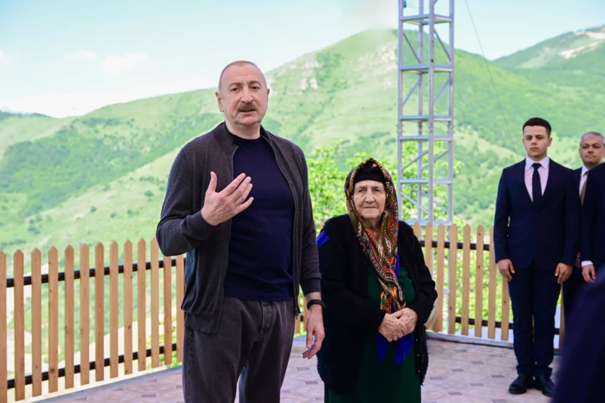 İlham Əliyev Şuşanın Böyük Qaladərəsi kəndində - FOTOLAR