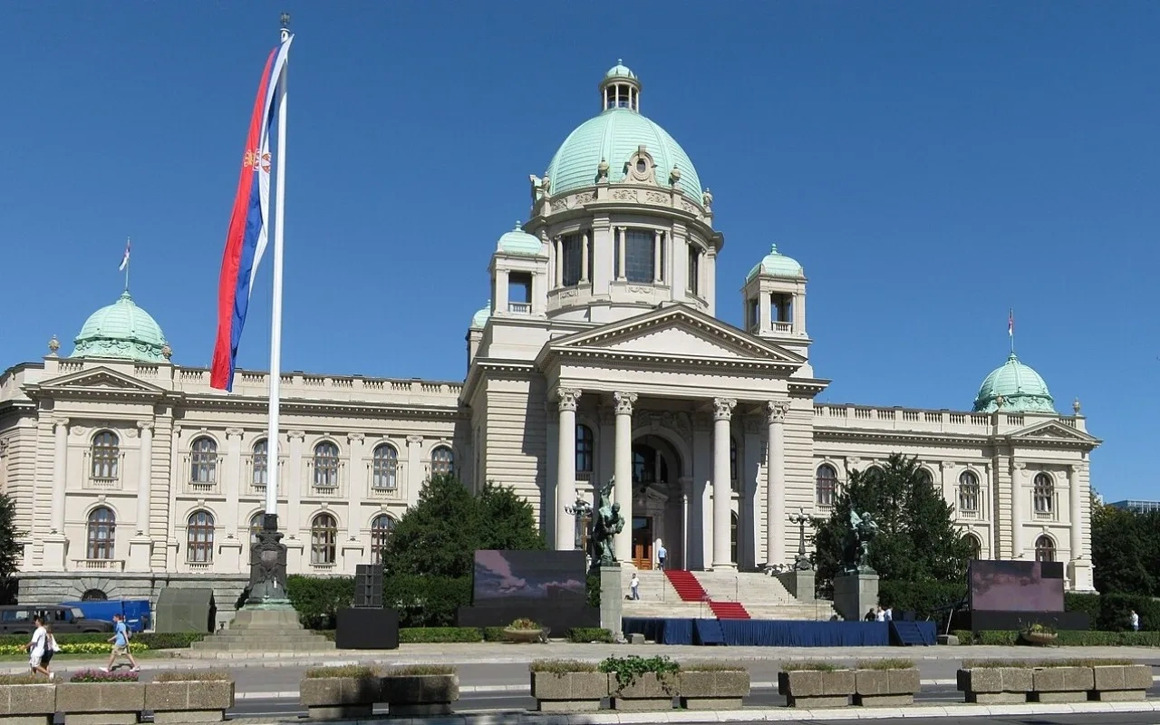 Serbiyada parlament buraxıldı