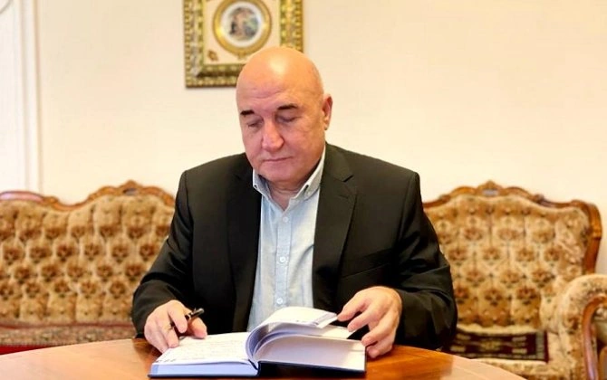 Sovet imperiyası dövründə belə, bir əlində xalqı, digər əlində hökuməti tutmağı bacarmış nadir vəzifə sahiblərindən biri...