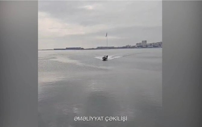 Bulvarda dənizə düşən şəxs xilas edildi - VİDEO